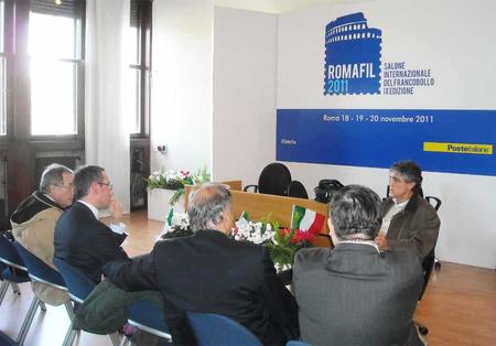 L'incontro dell'Associazione italiana filatelia specializzata durante la recente “Romafil”; l'ultima persona a destra è Marcello Manelli
