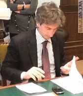 Il sindaco Paolo Perrone alla firma