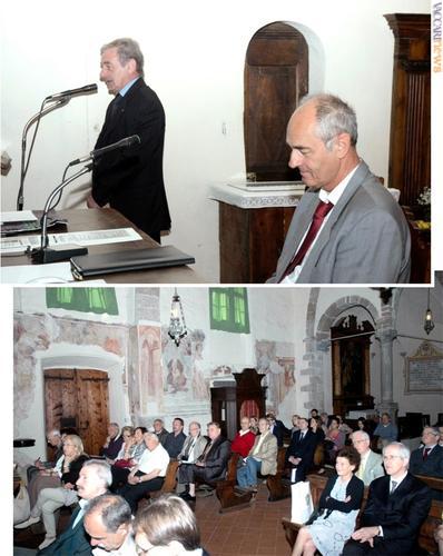 Sopra, il sindaco Gianfranco Lazzarini (a sinistra) ed il direttore del Museo Adriano Cattani al simposio “I Tasso e le poste d'Europa”; sotto, i partecipanti ad una delle sessioni