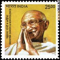 Un francobollo che tre anni fa l'India ha dedicato al Mahatma