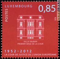 Il francobollo per i sessant'anni della Corte