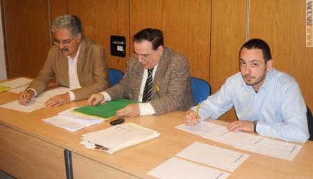 Le votazioni si sono tenute il 13 ottobre; nella foto, le operazioni elettorali con (da sinistra) Nicolino Parlapiano, Franco Fanci e Fabio Pillonca