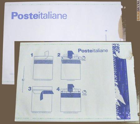 I due lati del plico adottato ora per far avere agli uffici postali le cartevalori. Da notare, le istruzioni per la chiusura corretta situate al retro (archivio Mario Pozzati)