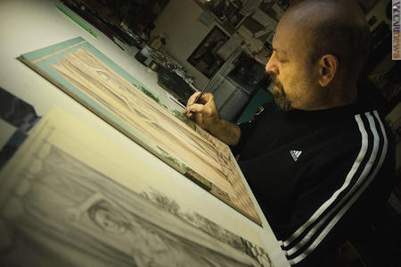 Marco Ventura al lavoro nel suo studio