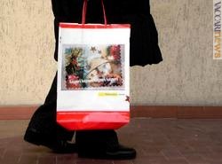 Anche Poste italiane propone sacchetti in tema con il calendario