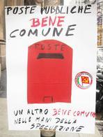 Non tutti sono d’accordo: un manifesto appeso all’angolo tra piazza e via Cordusio a Milano, il “cuore” postale della metropoli