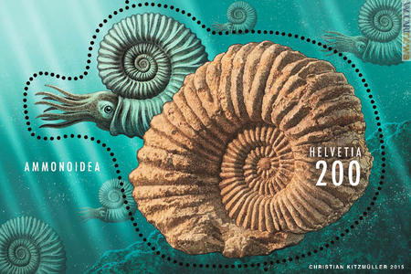 Contornato ed in rilievo: è il foglietto con l’ammonite pronto ad uscire in Svizzera
