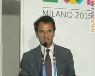 Il responsabile per la filatelia dell’azienda, Pietro La Bruna
