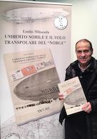 Novant’anni dopo: l’autore, Emilio Milisenda, con il libro