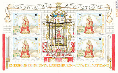 Il foglio da quattro predisposto dal Vaticano. Propone la statua (nei francobolli) e l’altare dove in genere è conservata (nella bandella centrale) 