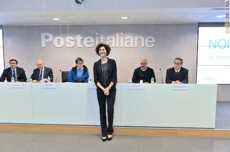 Un momento dell’incontro di oggi; al centro, la presidente di Poste (e della fondazione Poste insieme onlus) Luisa Todini