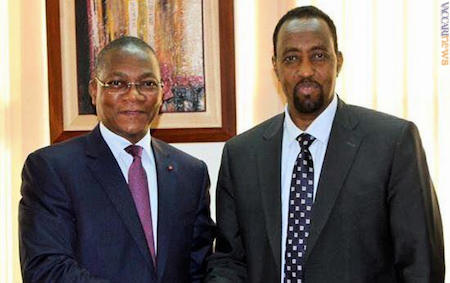Il ministro ivoriano a Comunicazione, economia digitale e poste, Bruno Nabagné Koné (a sinistra), con il direttore generale dell’Upu, Bishar Hussein
