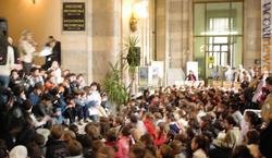 Centinaia i bambini che questa mattina sono stati ospitati all’ufficio postale di Brescia, centro per l’edizione locale della manifestazione sul risparmio
