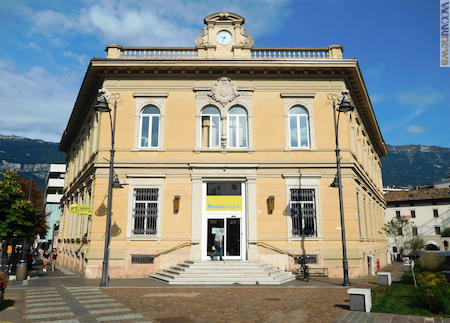 Rinnovati gli esterni dell’ufficio postale di Rovereto (Trento)