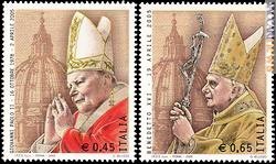 Solo il 26 novembre arriveranno il commemorativo italiano per Giovanni Paolo II ed il celebrativo per Benedetto XVI