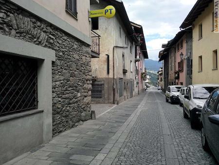 Confermata la presenza sul territorio. Nella foto, di Beniamino Bordoni, l’ufficio postale di Nus (Aosta)