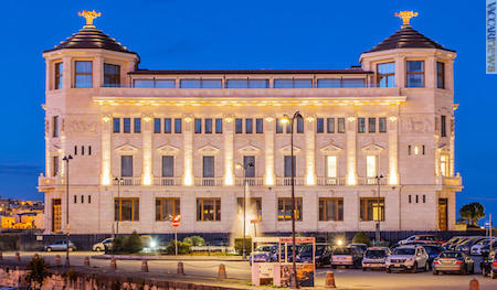 Come si presenta ora l’immobile: la foto è tratta dal sito dello stesso Ortea palace luxury hotel
