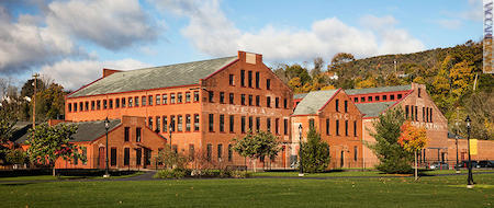 La sede si trova a Bellefonte, in Pennsylvania