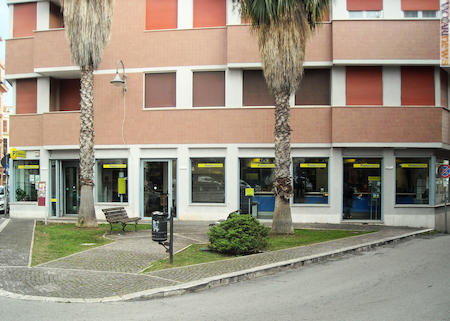 …e l’ufficio postale di piazzale Orazio 1 ad Anzio (Roma); ha l’annullo per le buste del primo giorno