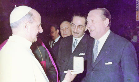 Paolo VI nel 1976 riceve il vice ed il presidente federali, Giorgio Khouzam e Achille Rivolta (foto dall’archivio di Giorgio Khouzam jr)