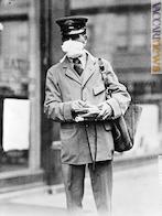 Un postino con mascherina a New York, 16 ottobre 1918 (National archives and records administration, Usa)