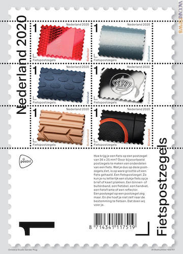 Il foglietto con i sei francobolli