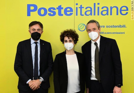 Per Poste italiane il condirettore generale Giuseppe Lasco (a sinistra) e l’amministratore delegato Matteo Del Fante; al centro, la portavoce del Forum Vanessa Pallucchi