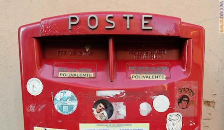 Parte della cassetta fotografata (da Beniamino Bordoni) a Lucca in via Fillungo 121: si fa notare soprattutto per l’indicazione “Polivalente”