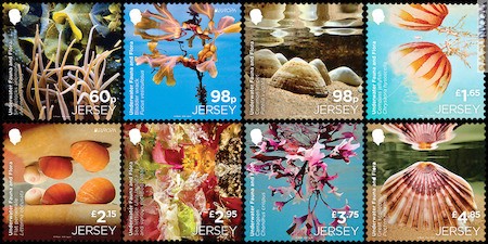Gli otto francobolli di Jersey, solo due dei quali appartenenti al giro PostEurop