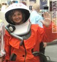 Una delle «astronaute» presenti alla manifestazione, svoltasi tra il 19 ed il 25 giugno