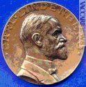 La medaglia con l'effigie del fondatore, Carl Lindenberg