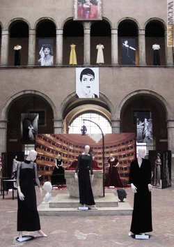 L'allestimento al fontego dei Tedeschi, intitolato «Maria Callas a Venezia»