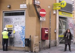 Non solo Poste italiane: dal 2011 altri operatori potranno assicurare i servizi base, oggi sottoposti a monopolio