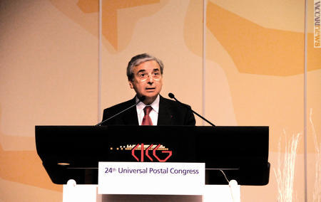 Il neoconfermato direttore generale del Bureau international, Edouard Dayan (© Unione postale universale)