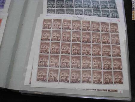 Materiale di archivio riguardante francobolli realizzati per l'Albania occupata, oggi conservato all'Ipzs