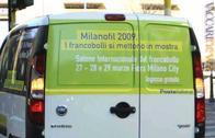 La pubblicità su un furgone di Poste italiane (foto: Beniamino Bordoni)