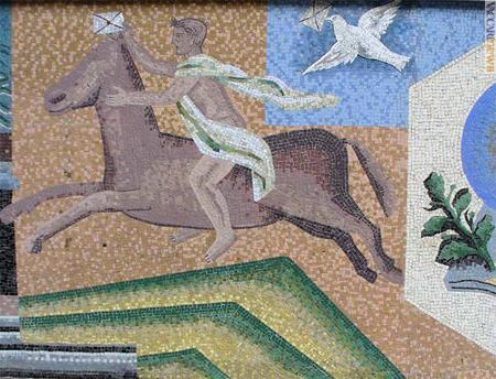 Un particolare dei mosaici di Alessandria dovuti a Gino Severini
