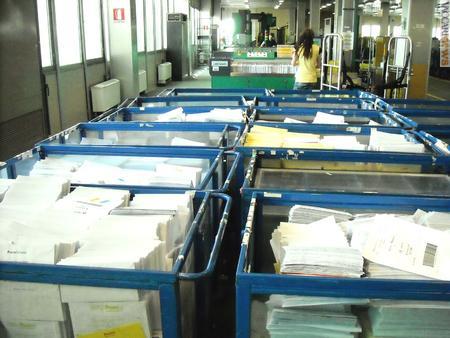 La riduzione del traffico postale imporrebbe, secondo Poste italiane, una diversa modulazione del lavoro interno 