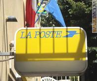 La Francia postale sotto la lente dei media