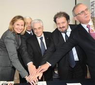 Annullamento a cinque: i direttori delle Agenzie e, in mezzo, il presidente di Poste italiane, Giovanni Ialongo